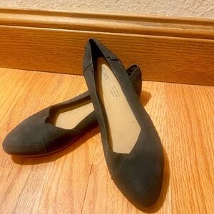 Toms Classic Black Loafers